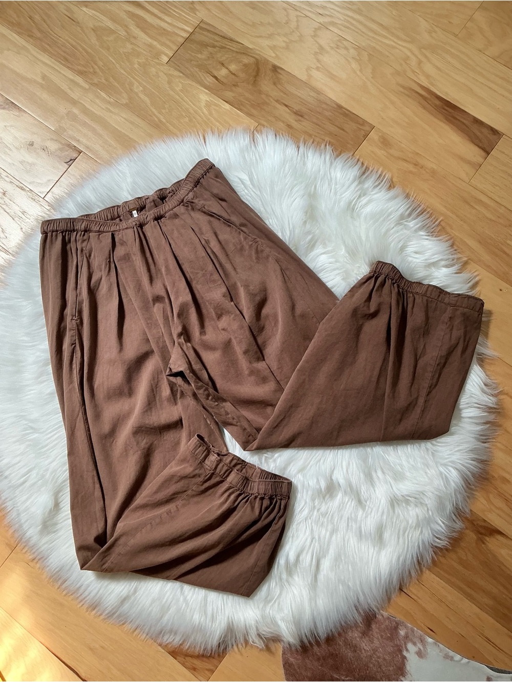 Free People Brown balloon leg pants with elastic waistband and pockets Small